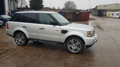 SILVER LANDROVER RANGEROVER SPT TDV6 HSE A. ( DIESEL ) Reg : WU55 GAA, Mileage : 145,107 Details: WITH 2 KEYS ENGINE SIZE: 2720CC, WITH LOG BOOK ( BUT NO TRADER SLIP) MOT UNTIL 26/09/2021, AUTOMATIC, SERVICE HISTORY TO 103,000 MILES, CLIMATE CONTROL, CRU