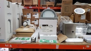 APPROX 20 PIECE MIXED LIGHT LOT CONTAINING, WHITECROFT LED DOWNLIGHTERS, FIRE EXIT SIGNS, IP44 LED FLUSH BATHROOM LIGHT WITH GREY/CLEAR TRIM AND EBPM3 EMERGANCY BATTERY PACK ETC.