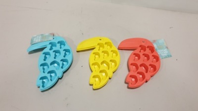 192 X BRAND NEW SUMMER LIVING SILICAN TOUCAN SHAPED ICE CUBE TRAYS IN VARIES COLOURS IE PINK, YELLOW AND BLUE IN 8 BOXES