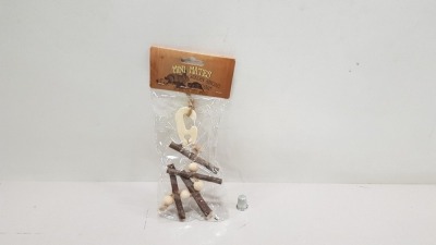 648 X BRAND NEW MINI MATES WOODEN HANGING CHARM SUITABLE FOR SMALL ANIMALS IN 18 BOXES