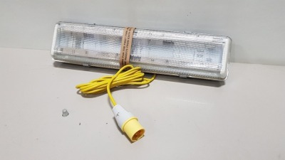 10 X BRAND NEW DEFENDER 110V FLUORESCENT FITTING LIGHT UNIT WITH 5M CABLE 16A (CODE E708617) - 10 BOXES