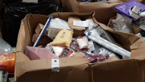 FULL HOMEWARE PALLET CONTAINING YEAR PLANNERS, CLU3E GAMES, LUNCHBAGS, TAMBERINES, PENS, HOME STAND, TABLE LEG AND EVERYDAY BOOK BOX ETC