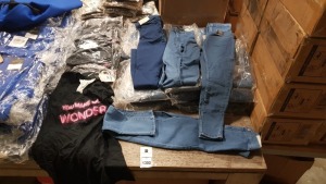 60 + PIECE MIXED CLOTHING LOT CONTAIING TOPSHOP SKINNY JEANS, AND YOU MAKE ME WONDER VESTS