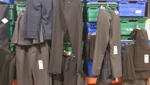 £400 MIN RETAIL VALUE OF CHILDRENS SKIRTS AND PANTS IN VARIOUS STYLES AND SIZES IN 5 TRAYS (NOT INCLUDED)