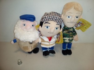 72 X ASSORTED ONLY FOOLS & HORSES PLUSH TOYS (NOTE SOME BATTERIES EXPIRED) - DEL BOY, RODNEY, UNCLE ALBERT