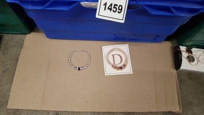 FULL TRAY CONTAINING APPROX 200 X AVON SOSIE PURPLE BRACELET AND GOLD PLATED D WRIST BAND (TRAY NOT INCLUDED)