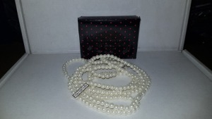 40 X BRAND NEW AVON ANGIE NECKLACE