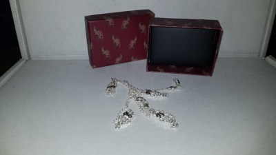 224 X BRAND NEW AVON LACE OWL GLASSERS CHAIN