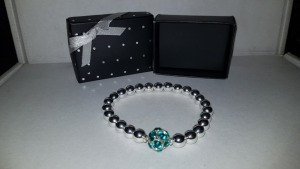 175 X BRAND NEW AVON BROOK STRETCH BRACELET