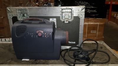 INFOCUS LITEPRO 720 WITH HEAVY DUTY CASE