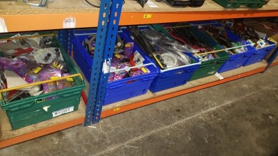 APPROX 1000+ PIECE ASSORTED LOT IN 6 TRAYS CONTAINING PAINT BRUSHES, WIRING, TAPE, AND VARIOUS CAR & BIKE ACCESSORIES ETC