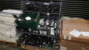 5 FULL TRAYS OF VARIOUS ELECTRICAL COMPONENTS IE PLUGS AND CABLES ETC PLUS A PLASTIC TRAY WITH SIMILAR (TRAYS INCLUDED)
