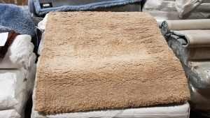8 X BRAND NEW BEIGE CLOUD SOFT SHAGGY RUG 120 X 170 CM