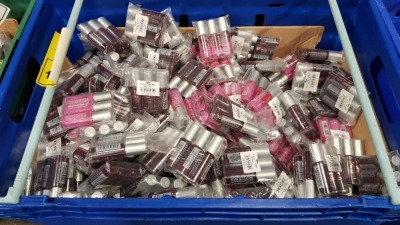 APPROX 500 PIECE BRAND NEW ASSORTED TRAY OF BRANDED NAIL POLISH IN VARIOUS COLOURS. - APPROX TRRP £1,000.00 (TRAY NOT INCLUDED)