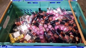 APPROX 500 PIECE BRAND NEW ASSORTED TRAY OF BRANDED NAIL POLISH IN VARIOUS COLOURS. - APPROX TRRP £1,000.00 (TRAY NOT INCLUDED)