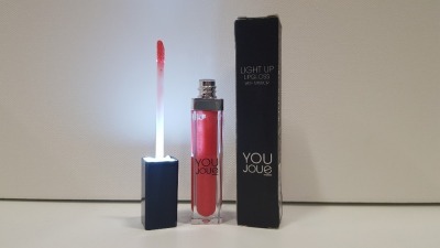 80 X LIGHT UP LIP GLOSS WITH MIRROR - YOU JOUE - RED (JUICY GUAVA) IN RETAIL BOX - IN 1 CARTON (YJGTR2) - (ORIG RRP £12.00 EACH)