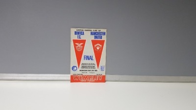 *ORIGINAL EUROPEAN CHAMPION CLUB FINAL - MANCHESTER UNITED VS BENFICA F.C 29TH MAY 1968 OFFICIAL MATCH DAY PROGRAMME IN VERY GOOD CONDITION I WENT DOWN TO WEMBLEY ONE FINE DAY IN MAY WITH MANY SUPPORTERS SO LOYAL AND GREAT AND WHEN IT WAS OVER AND WHEN I