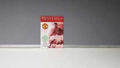 1 X ORIGINAL (RYAN GIGGS) TESTIMONIAL PROGRAMME - MANCHESTER UNITED VS CELTIC - WEDNESDAY 1ST AUGUST 2001 IN NEAR MINT CONDITION