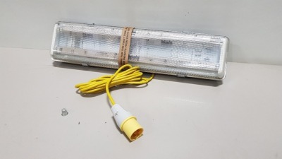 15 X BRAND NEW DEFENDER 110V FLUORESCENT FITTING 2 FT LIGHT UNIT WITH 5M CABLE 16A (CODE E708617) - 15 BOXES