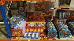 APPROX 145 PIECE ASSORTED TOY LOT CONTAINING INCREDIBLES 2 PROJECTION STATION, INCREDIBLES 2 PROJECTION PEN, TROLLS 3 PACK COLOUR YOUR OWN BAG, PAW PATROL DRUM KIT, JOJO SIWA MOSAIC VANITY SET, PUPPET THEATRE ETC .