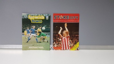 2 X MANCHESTER UNITED AWAY PROGRAMMES FROM THE 1980 SEASON TO INCLUDE - MANCHESTER UNITED VS IPSWICH TOWN, STOKE CITY IN VERY GOOD CONDITION