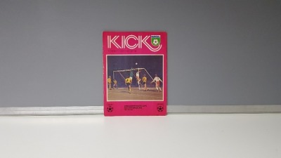 1 X OTHER PROGRAMME IN VERY GOOD CONDITION TO INCLUDE - VANCOUVER WHITECAPS SOCER MAGAZINE (KICK) NASL 1976.