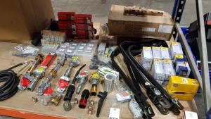 350 + PIECE MIXED TOOL LOT CONTAINING HELLR P21W BULBS 24V, GUARDIAN AUTOMATED BULBS, VARIOUS AIR CONNECTORS, KLICKER 2K SEALS, VARIOUS BOLTS AND PARTS ETC