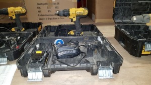 1 X DEWALT 18V XR LI-ON DRILL WITH A CASE, CHARGER AND BATTERY