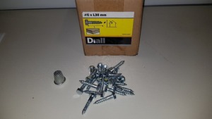 APPROX 25,200 X BRAND NEW COACH SCREWS ZINC PLATED HE X 6 X 30 LOOSE IN 42 BOXES