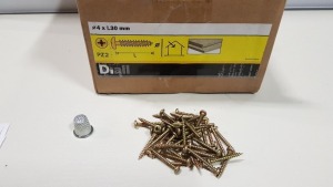 55,500 X BRAND NEW WOOD SCREW PAN YZP 4 X 30 LOOSE IN 30 BOXES