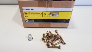 32,400 X BRAND NEW WOOD SCREW PAN YZP PZD 6 X 40 LOOSE IN 54 BOXES
