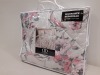15 X BRAND NEW DREAM AND DRAPES BELVOIR PINK REVERSIABLE BED SPREADS - 229CM X 195CM