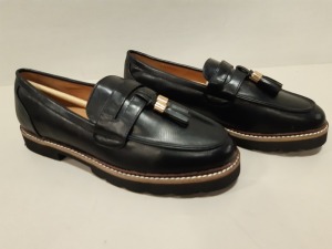 18 X BRAND NEW DOROTHY PERKINS BLACK LOAFERS IN SIZE UK 5 / 7
