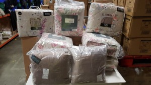 3 X BRAND NEW SLEEPWELL LINEN PINK THROW 244 X 264CM, 3 X BRAND NEW DREAMS & DRAPES CORAL REVERSIBLE BEDSPREADS 229 X 195CM, 3 X BRAND NEW DREAMS & DRAPES HAZE REVERSIBLE BEDSPREADS 195 X 229CM AND 2 X BRAND NEW RINGLEY NATURAL BRAXTON CUSHION