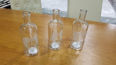 500 X BRAND NEW LOVE BOTTLE VASES 23CM HIGH ON A PALLET
