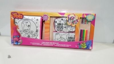 30 X BRAND NEW NICKELODEON TROLLS SET OF 3 COLOUR YOUR OWN BAGS INCLUDES MARKERS, YOUR OWN BAG, HAND BAG, PENCIL CASE AND GEM STICKERS