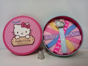 20 X HELLO KITTY WATCHES IN HELLO KITTY BOXES WITH 5 WATCH STRAPS