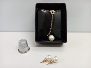 224 X BRAND NEW AVON KEDEE GIFTSET - 1 X NECKLACE AND 1 X PAIR OF EARRINGS