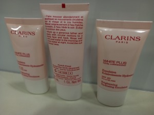 APPROX 100 + CLARINS PARIS WHITE PLUS TOTAL LUMINESCENT PAERL TO CREAM BRIGHTENING CLEANSER