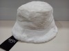 20 X BRAND NEW BOOHOO MAN FAUX FUR BUCKET HAT IN WHITE ONE SIZE