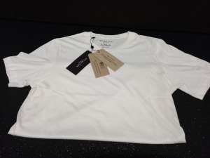 36 X BRAND NEW SELECTED HOMME T - SHIRT IN WHITE SIZE SMALL IN 1 TRAY (NOT INCLUDED)