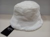 20 X BRAND NEW BOOHOO MAN FAUX FUR BUCKET HAT IN WHITE ONE SIZE