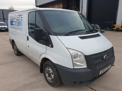 WHITE FORD TRANSIT 100 T300 FWD. ( DIESEL ) Reg : EX13 ZRT, Mileage : 119,199 Details: WITH 1 KEY MOT UNTIL 14/01/2021 WITH LOG BOOK AIR CONDITIONING FIRST REGISTERED 17/05/2013 2198CC