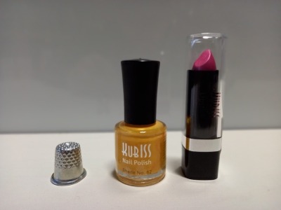 APPROX 450 X BRAND NEW NAIL POLISH IN VARIOUS COLOURS - RRP £900.00 (TRAY NOT INCLUDED)