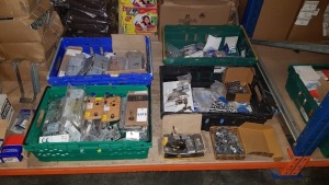 LARGE QUANTITY OF DOOR FURNISHINGS CONTAINED ON HALF A BAY TO INCLUDE - MORTICE LOCKS, EURO CYLINDERS, (ZOO) CUPBOARD MAGNET, DOOR SIGNS ETC..APPROX 200+PIECES