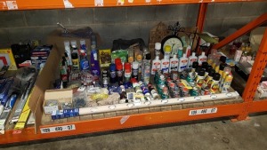 APPROX 200 PC MIXED LOT TO INCLUDE - ROLLER BLINDS, HAMMERITE PAINT, OIL SPRAY, DE-ICER, GARDEN ORNAMENT'S, HAND TOOLS, COPPER COMPONENTS, SMOKE TREATMENT, CHAIN LUBE, SCRATCH MARKERS ETC..