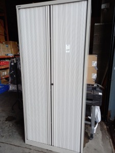 1 X 9FT METAL (BISLEY) CABINET