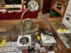 2 X LED JEWELERS LAMPS, ONE 3000K & THE OTHER 6000K SPEC WITH ADJUSTABLE STANDS *NOTE - ON EUROPEAN PLUG WILL NEED TRAVEL ADAPTER