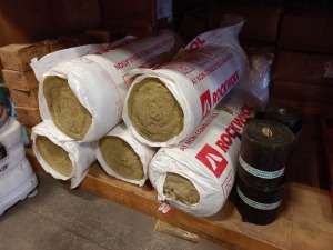 5 X ROLLS OF ROCKWOOL INSULATION 5.76M2 IN PACK & 4 X STRIPS OF BITUMEN 10" WIDE