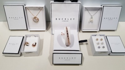 MIXED BUCKLEY LONDON JEWELLERY LOT TO INCLUDE SET OF 3 EARRINGS, 2 TONE GOLD COLOURED EARRINGS, PEARL NECKLACE, ROUND SHELL NECKLACE AND ROSE GOLD / DIAMOND PATTERNED BRACELET - ALL INDIVIDUALLY BOXED / EACH BOX COMES WITH BRANDED GIFT BAGS